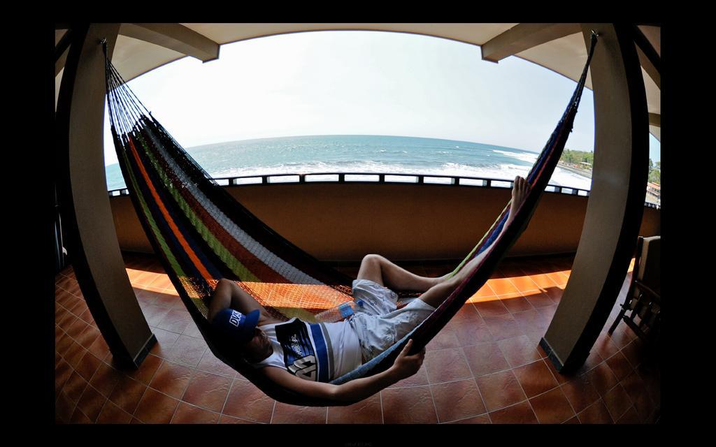 Ast Surf Hotel La Libertad Exterior photo